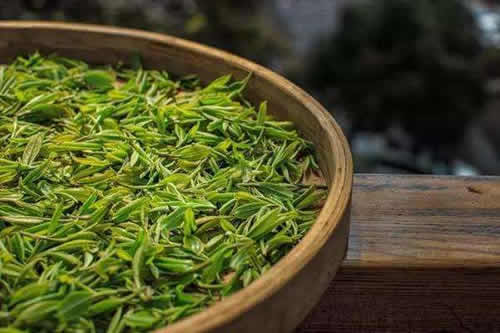 西湖龙井茶产地产于哪里（不同产地的龙井茶特点）-第1张图片